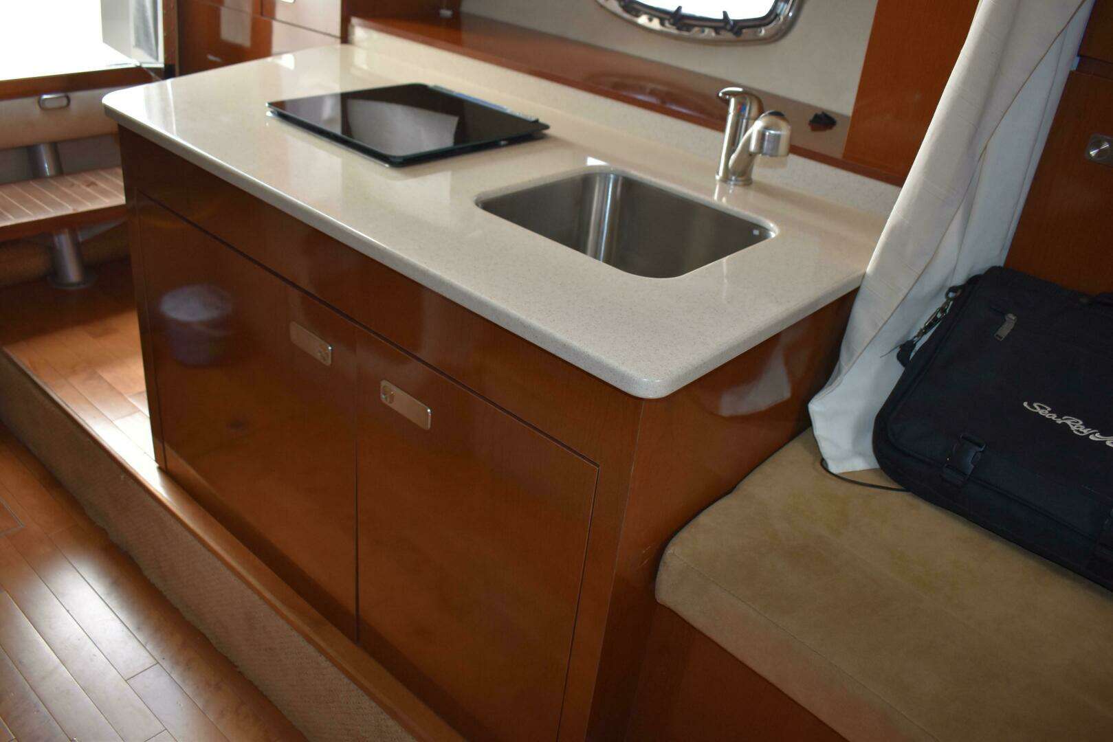 2011 Sea Ray 310 Sundancer - Image 46