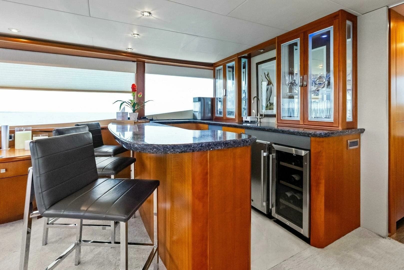 2006 Lazzara Yachts 84 Skylounge - Image 24