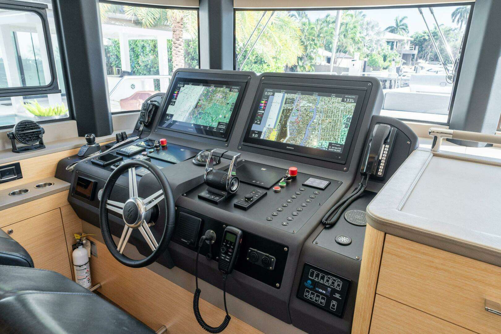 2020 Sirena 64 - Image 12