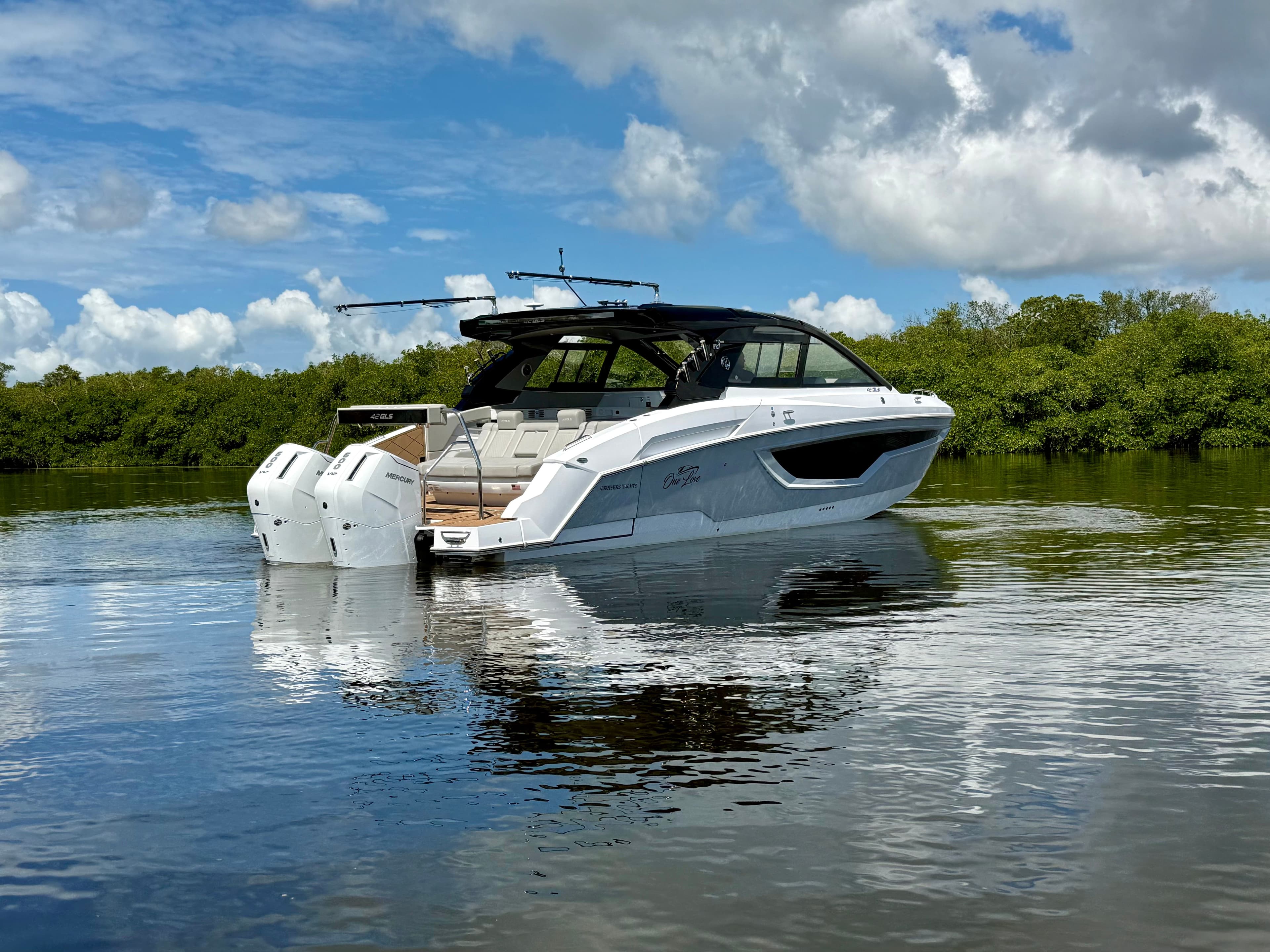 2024 Cruisers Yachts 42 GLS OB - 3