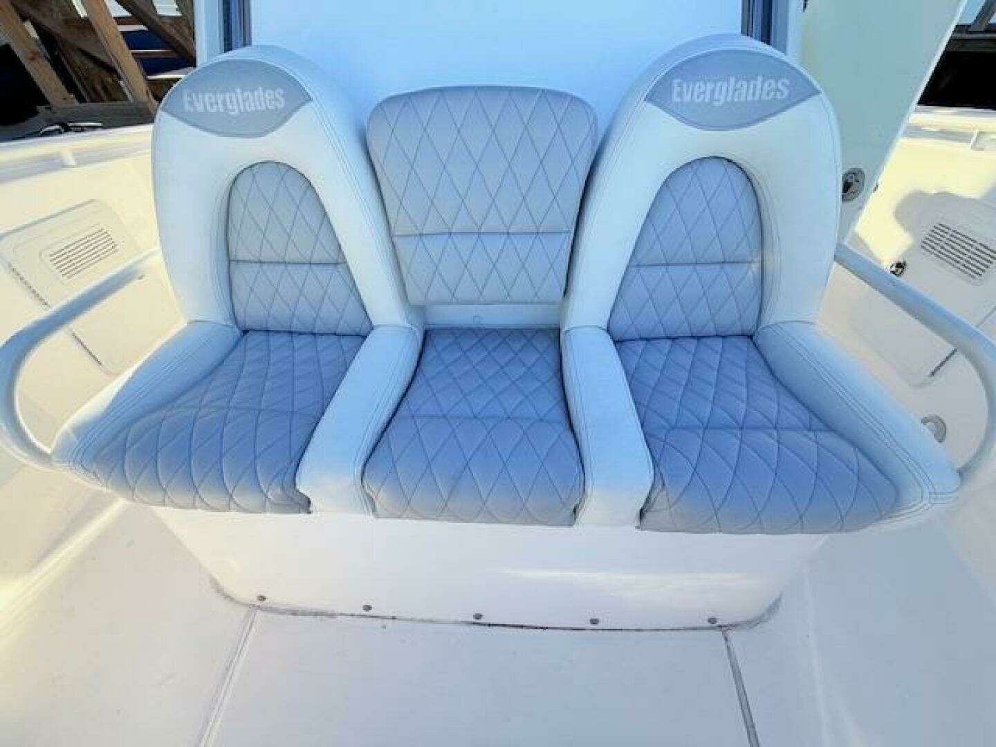 2014 Everglades 355 Center Console - Image 19