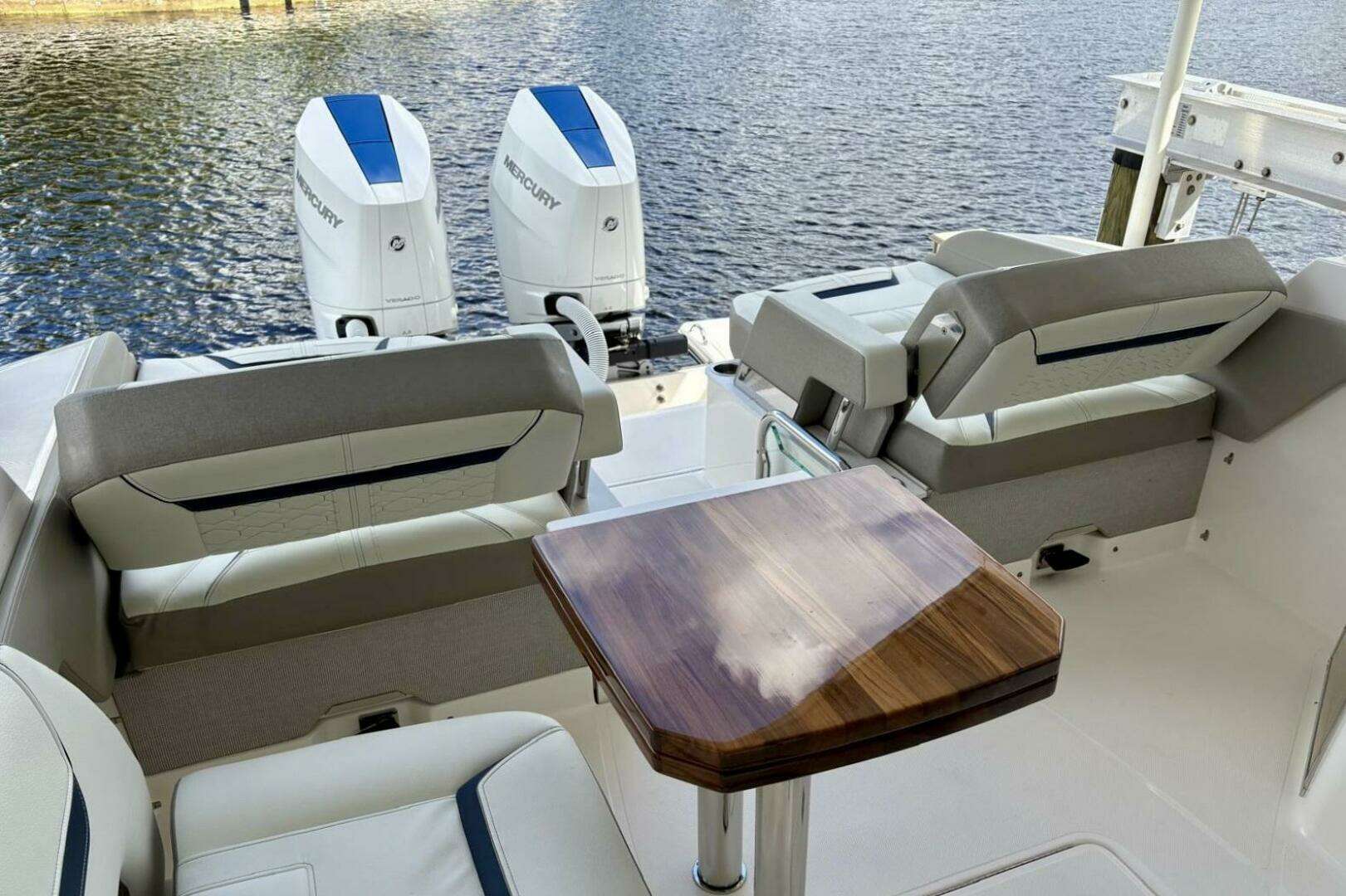 2024 Tiara Sport 34 LX - Image 8