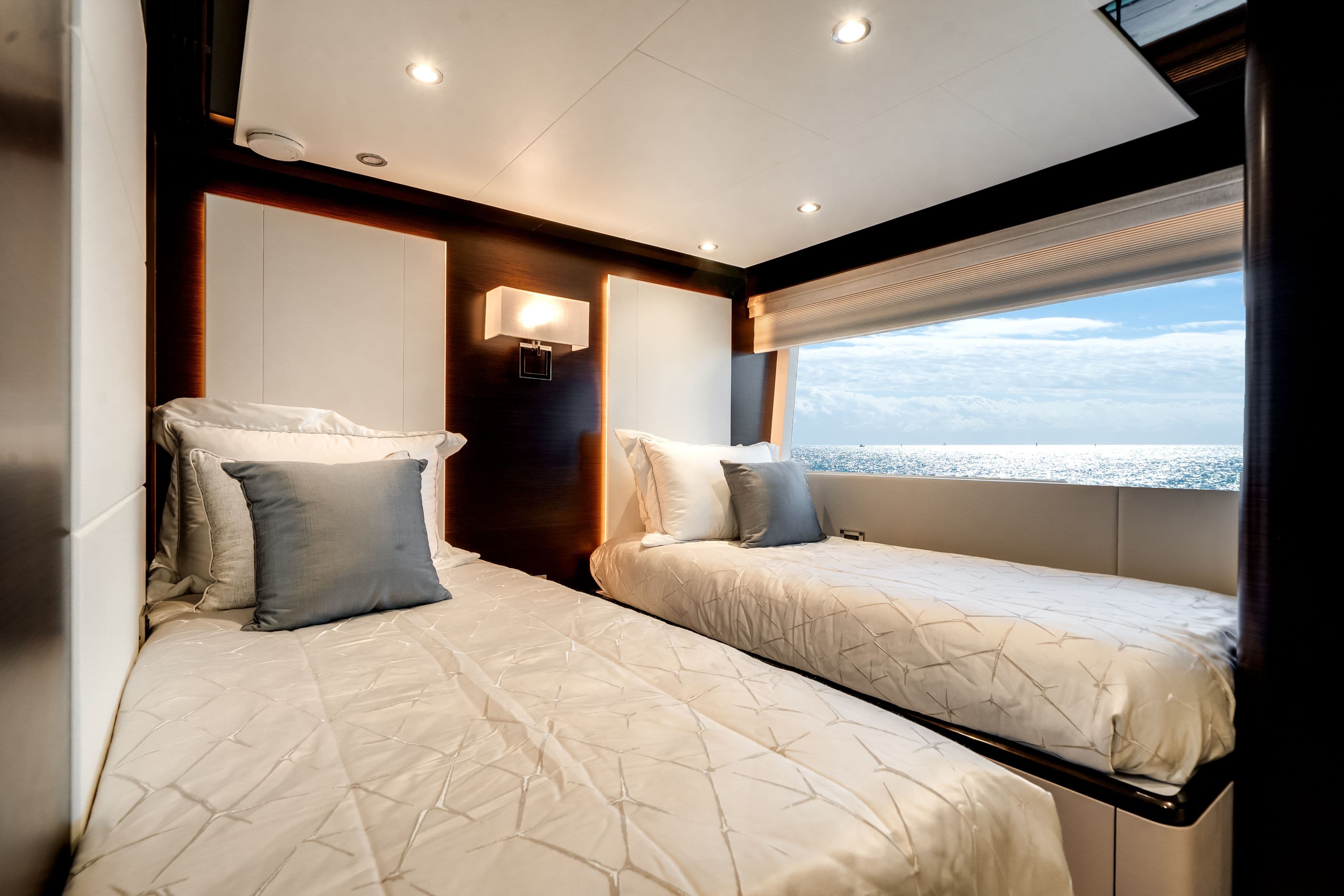 2022 Ocean Alexander 37L - 65