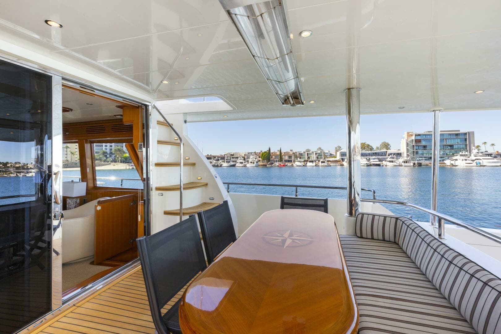 2007 Hampton Cockpit Motoryacht - Image 32
