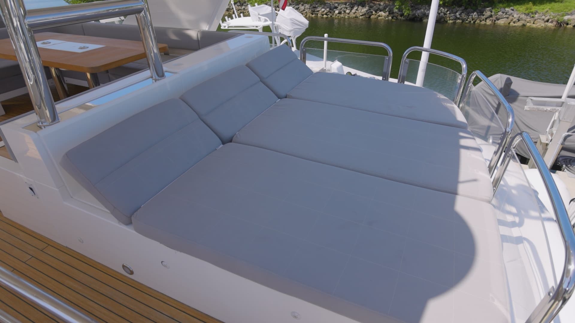 2014 Fairline Squadron - Image 8