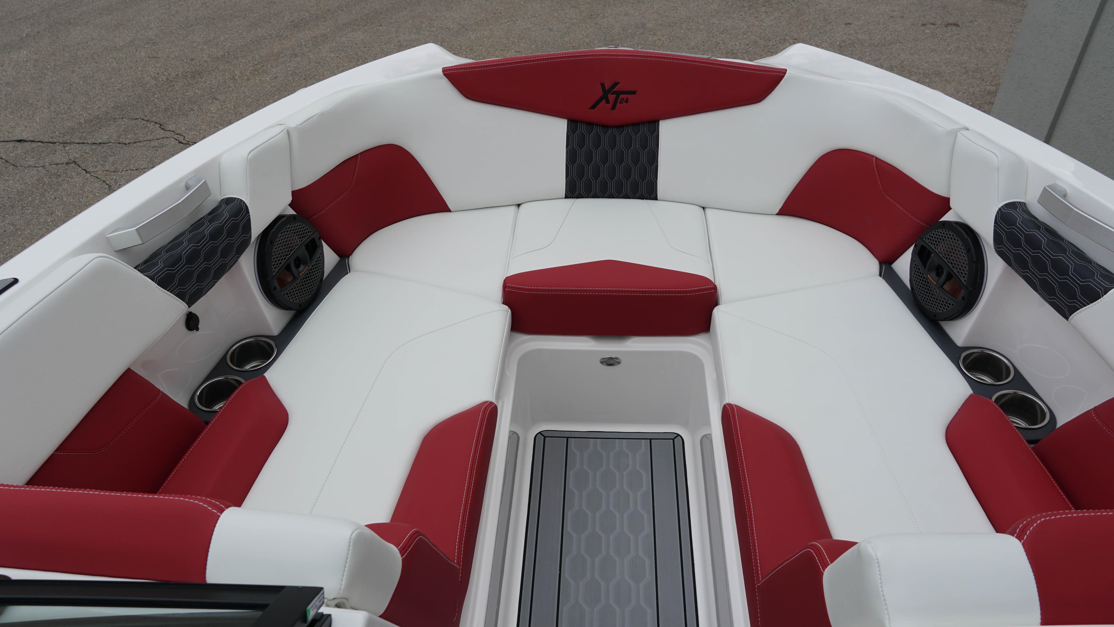 2025 MasterCraft XT24 - 15