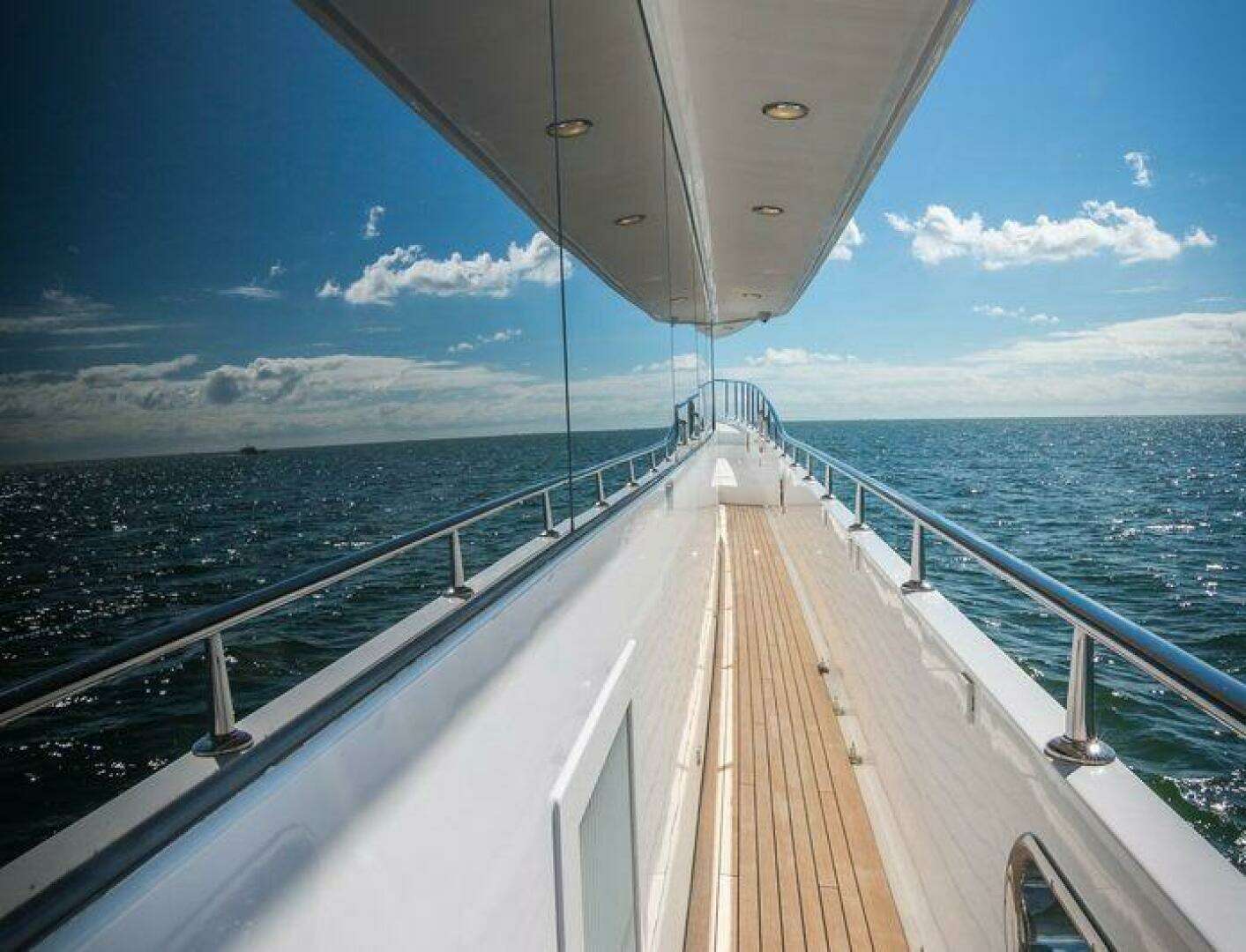 2008 Ocean Alexander 100 Skylounge Megayacht - Image 31