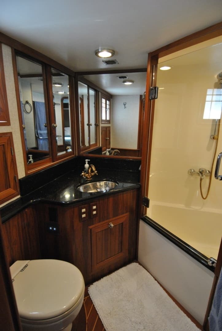 2002 Grand Alaskan Raised Pilothouse - Image 29