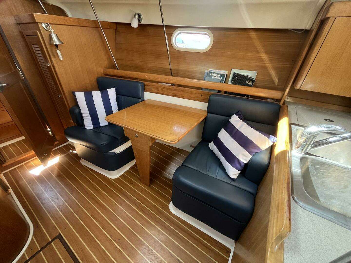 2003 Catalina 350 - Image 23
