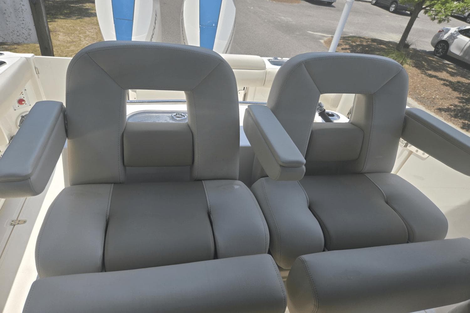 2024 Boston Whaler 280 Outrage - 18