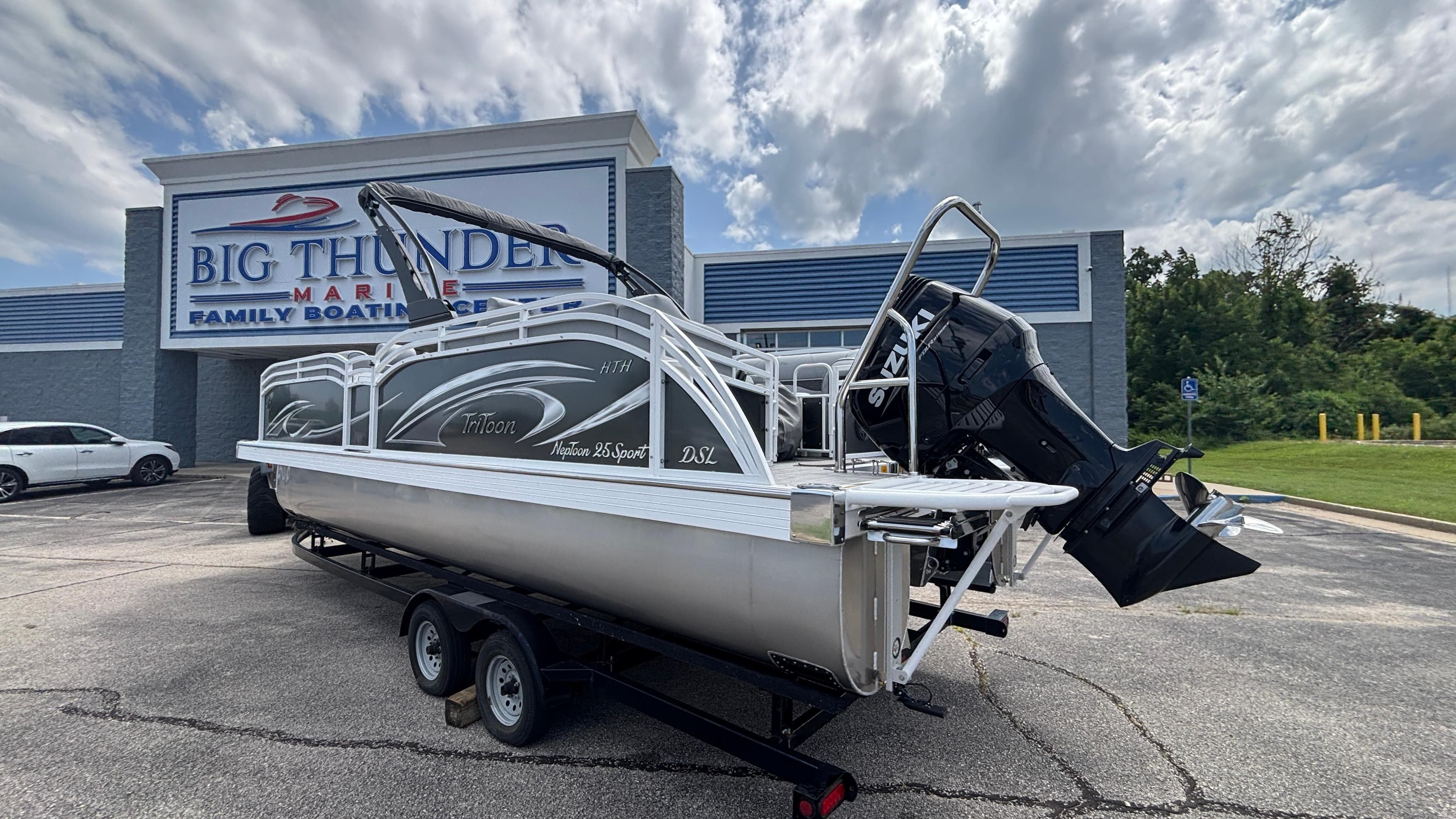 2025 JC Neptoon 25TT Sport pontoon boat at Big Thunder Marine dealership.