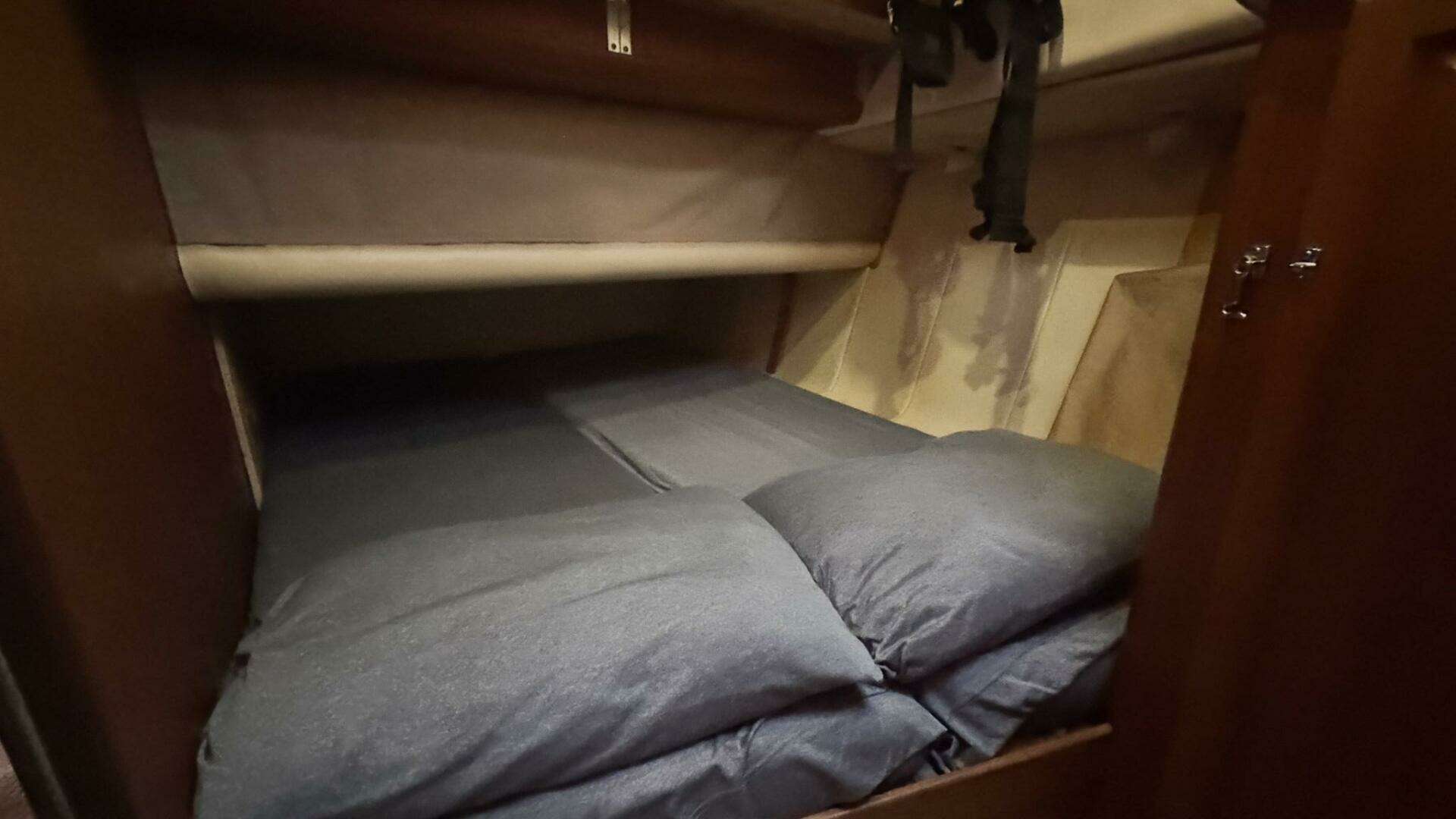 1999 Mainship 350 Trawler - Image 20