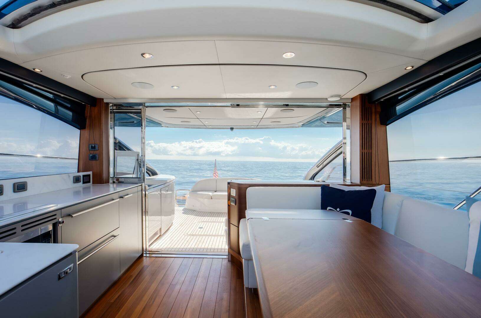 2025 Princess V55 - Image 2