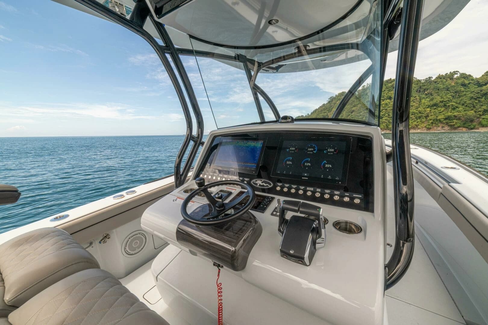 2024 Valhalla Boatworks V-33 - Image 12