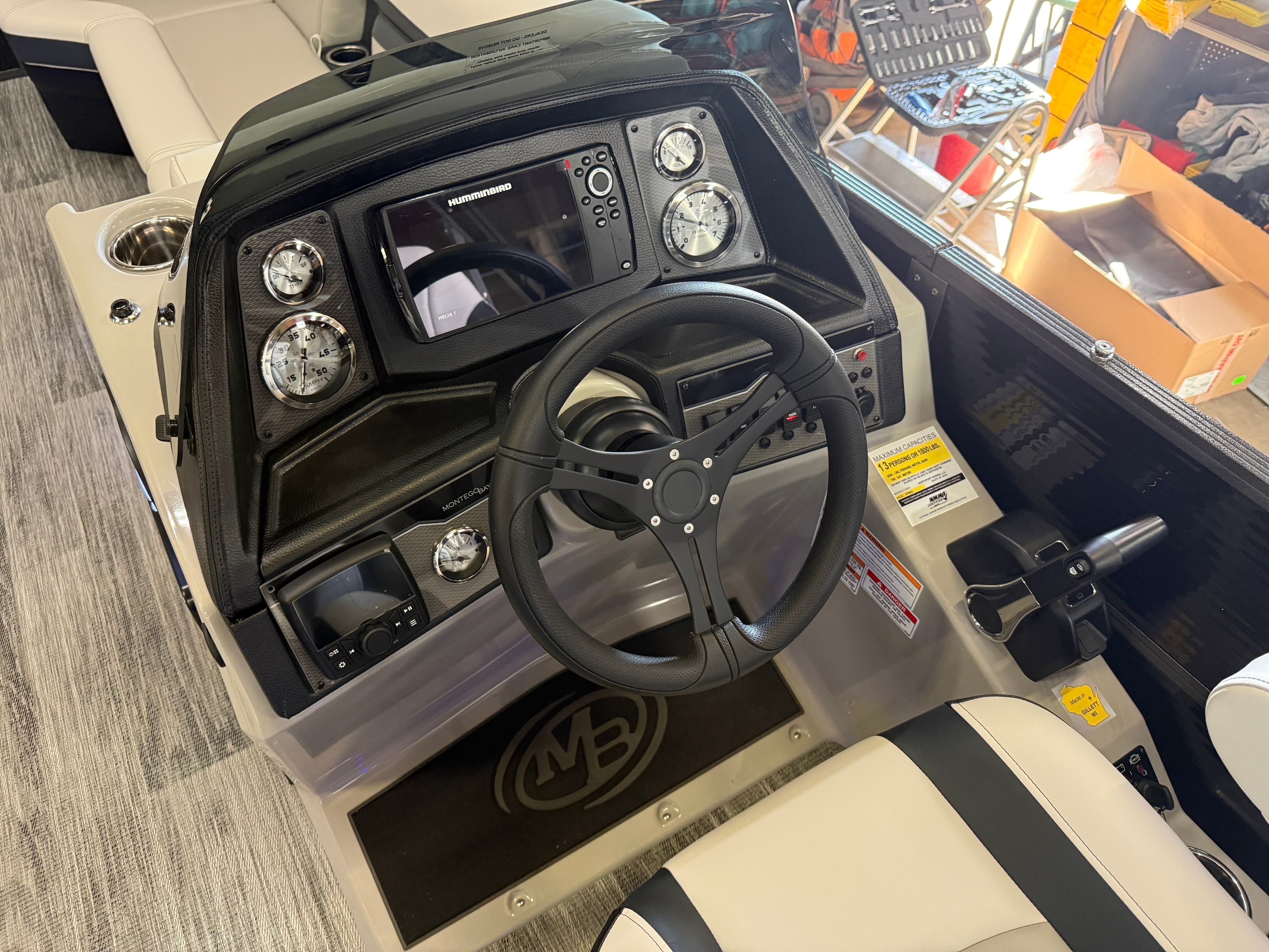 2026 Montego Bay 8522 DL Quad Lounge Tritoon & Honda 4-Stroke EFI - 13