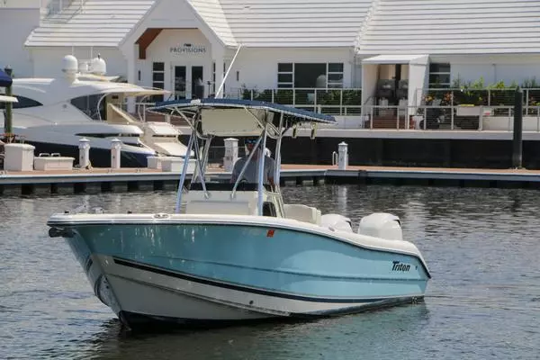 2006 Triton 24