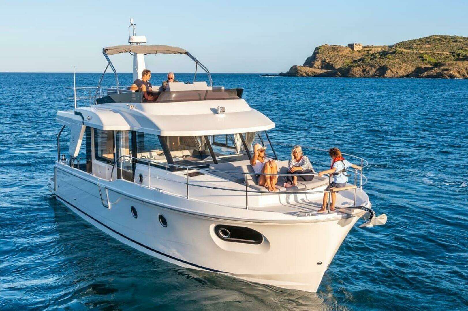 2026 Beneteau Swift Trawler Fly - Image 11