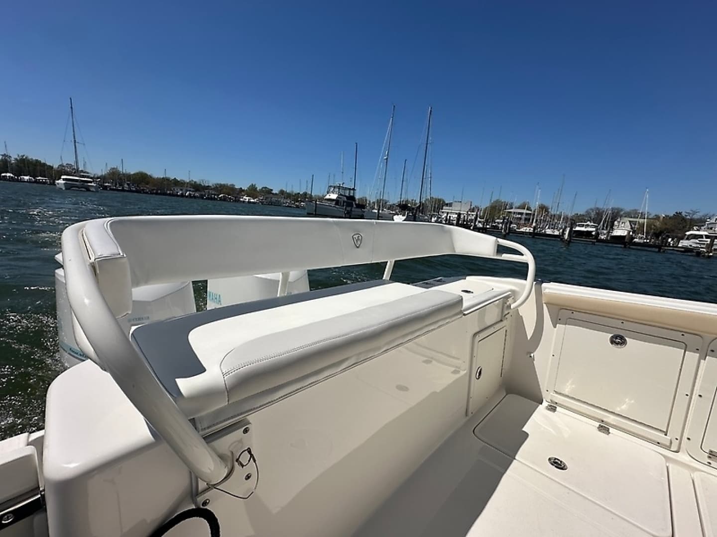 2021 Century 2900 Center Console - Image 12