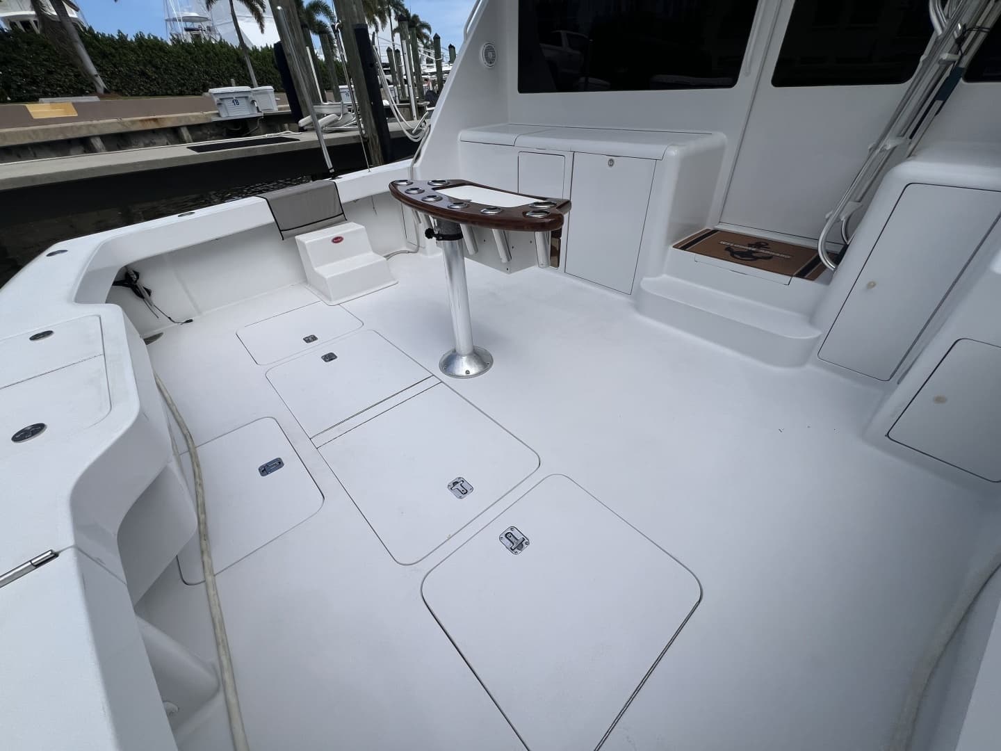 2003 Viking 52 Convertible - Image 7