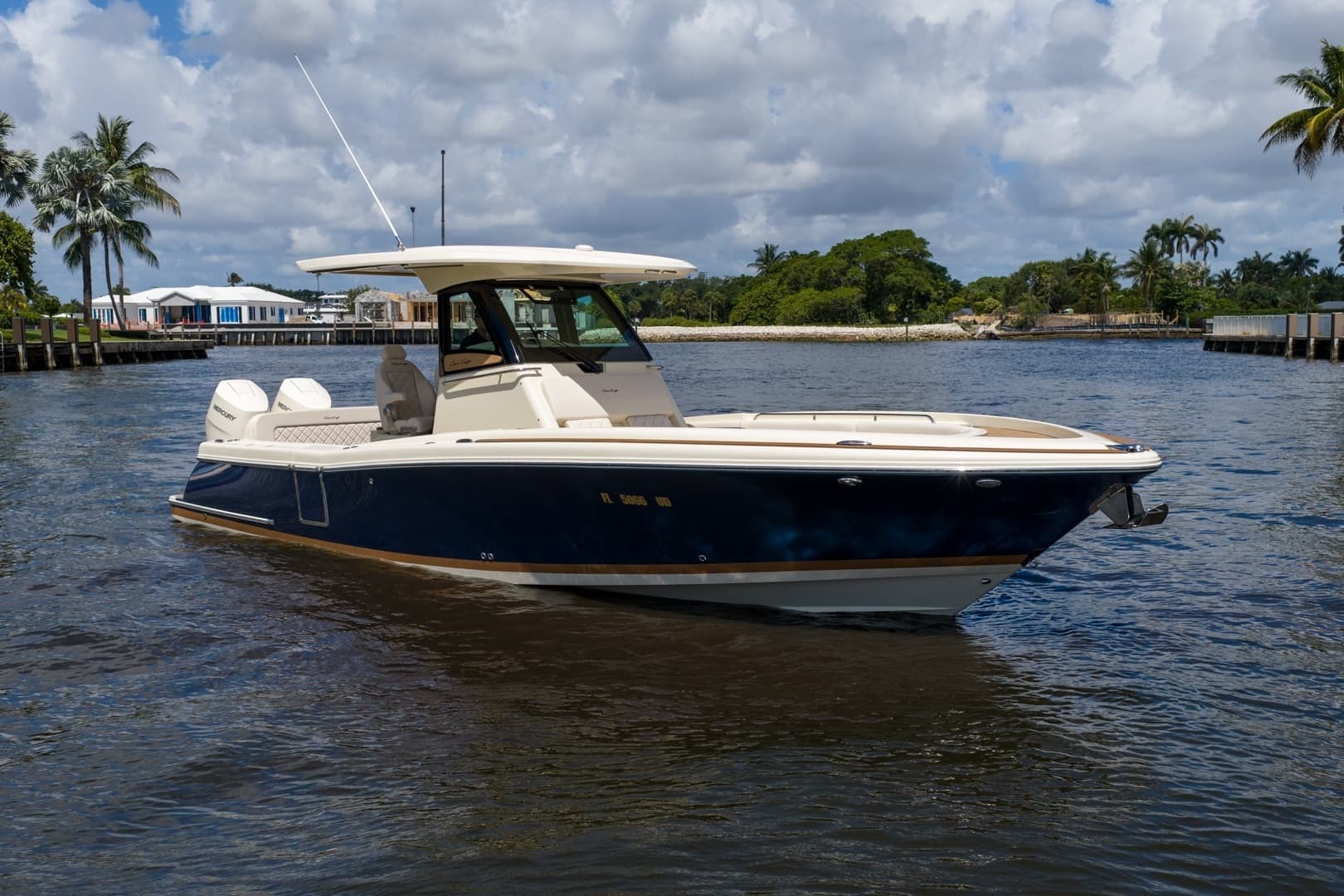 2024 Chris-Craft 30 Catalina - Image 2