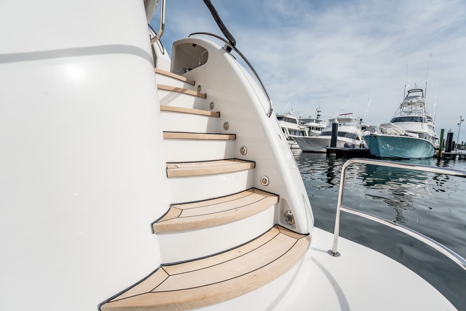 2012 Hatteras — - Image 147
