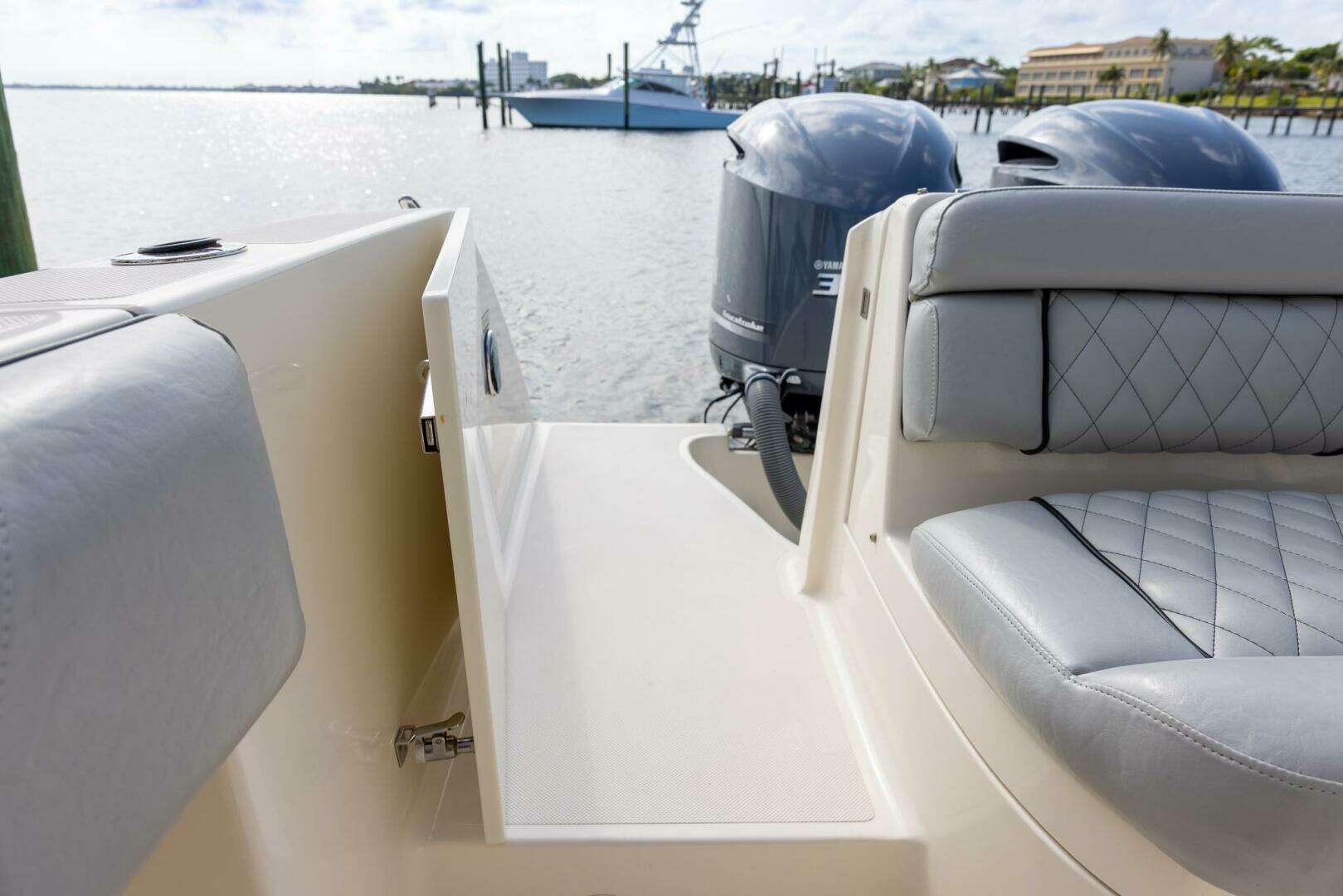 2012 Pursuit ST 310 Sport - Image 26