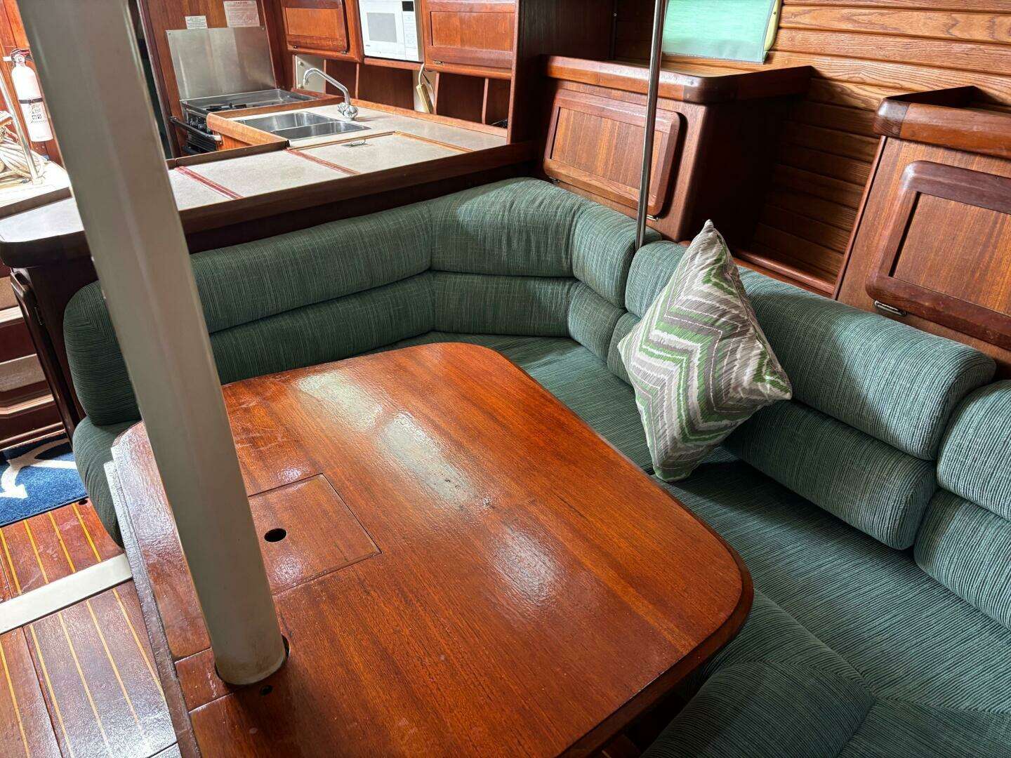 1996 Hunter 37.5 - Image 23