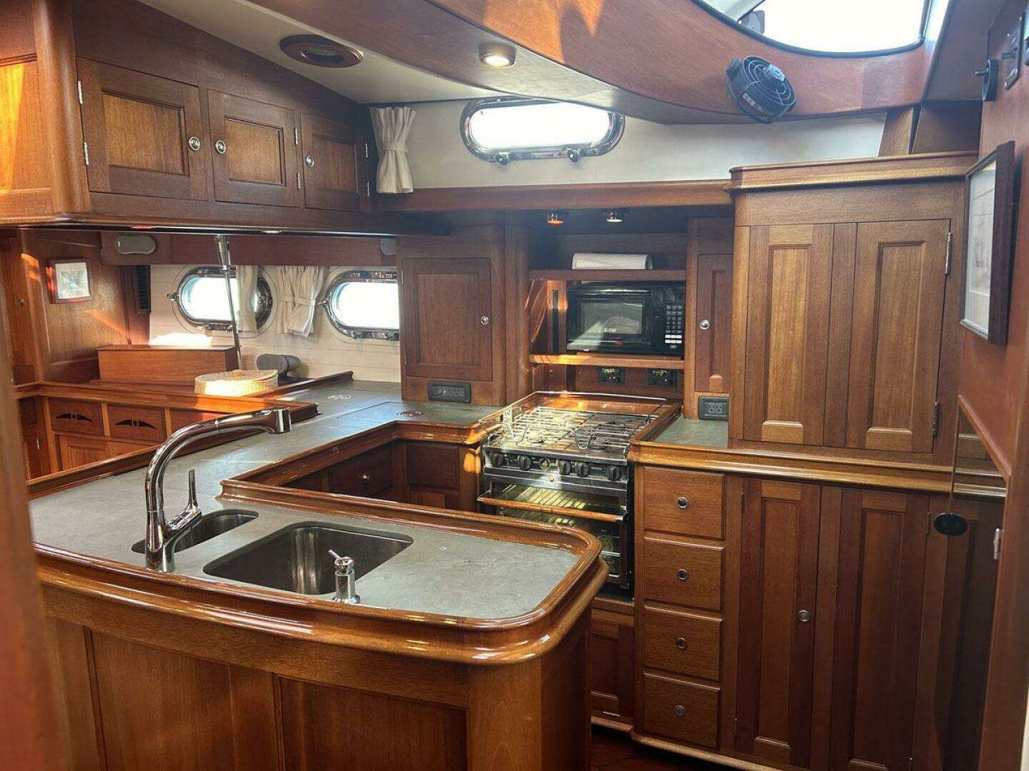 2000 Lyman-Morse 65 Pilothouse Sloop - Image 28