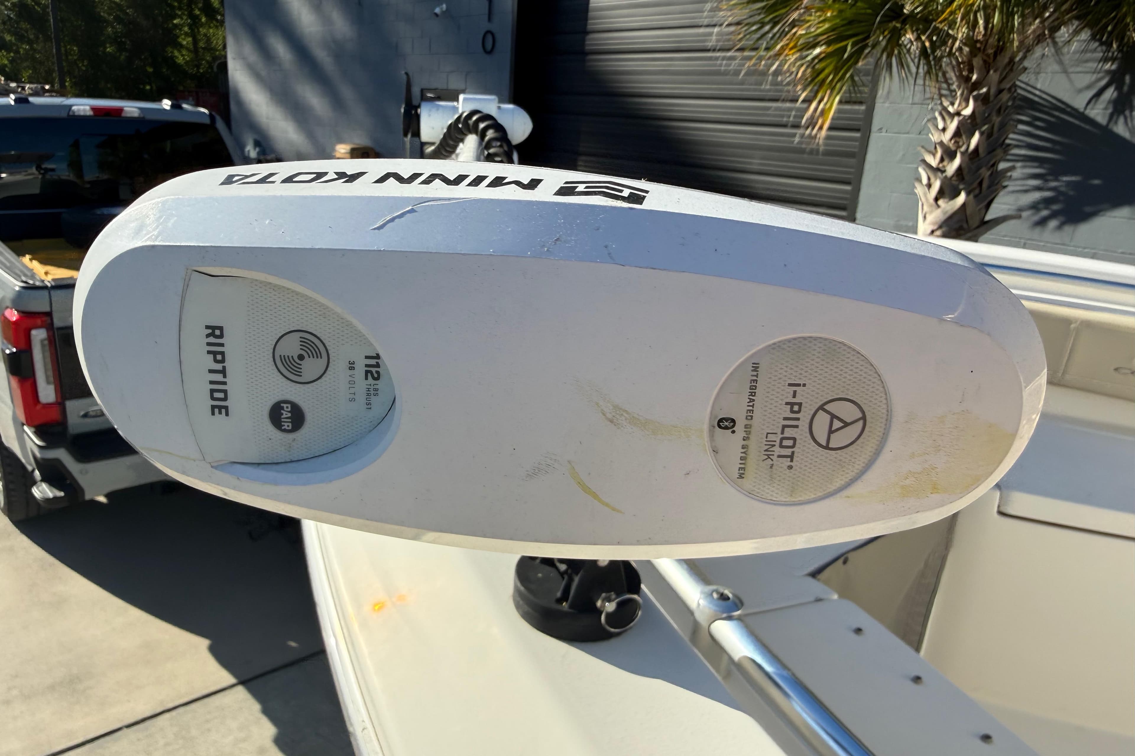 Minn Kota Riptide trolling motor on 2018 Cobia 220 Center Console boat.