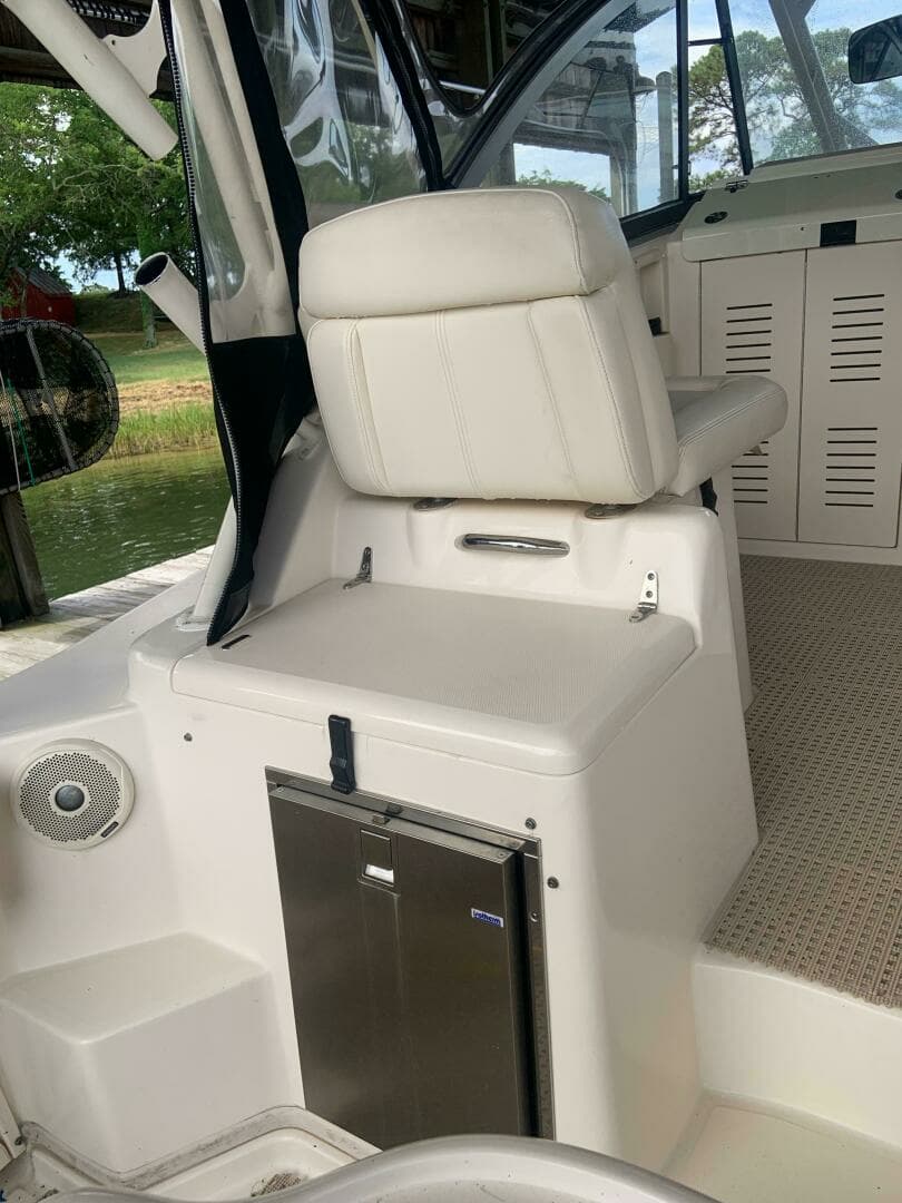 2016 Grady-White Express 330 - Image 89