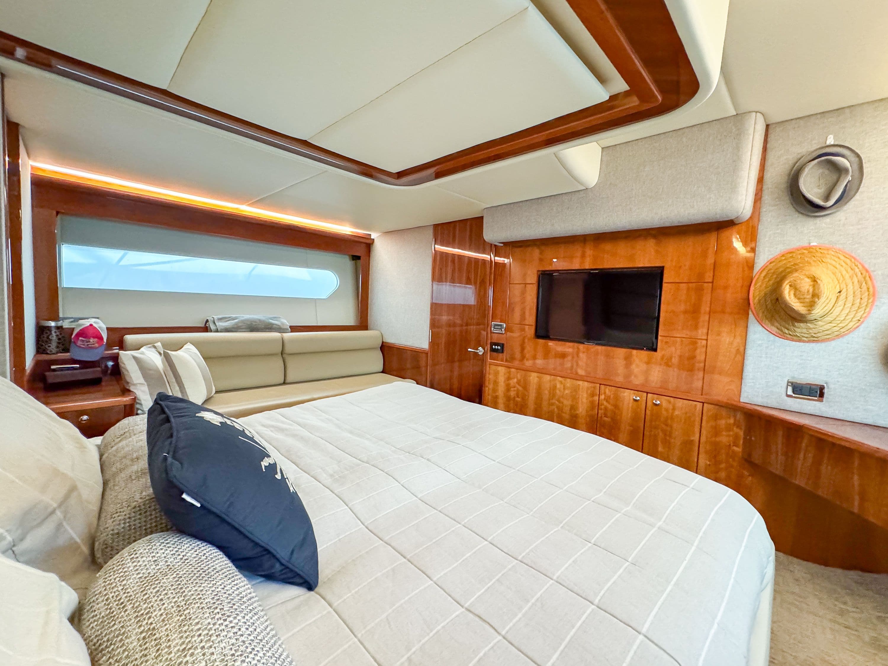 2015 Riviera 53 Enclosed Bridge - 63