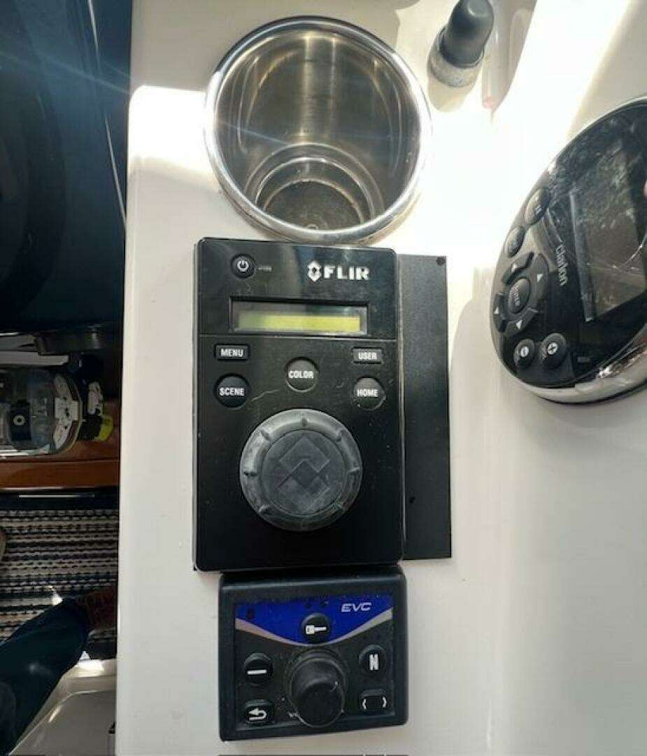 2007 Tiara Yachts 3900 Sovran - Image 25