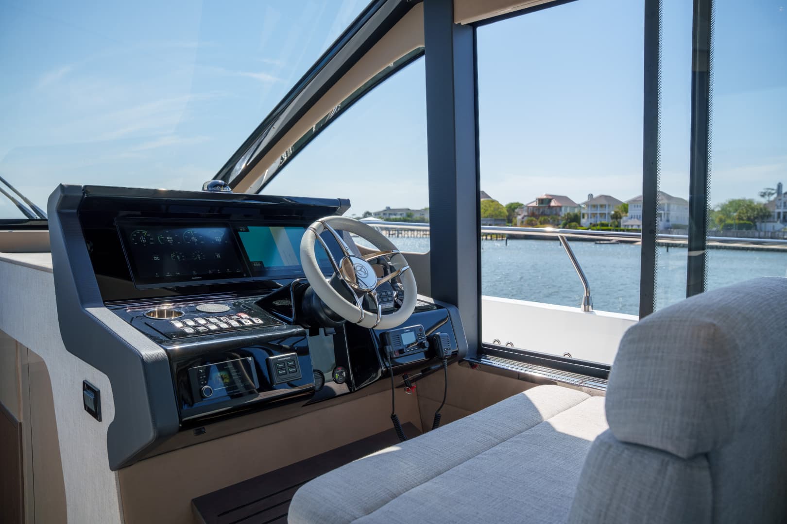 2026 Cruisers Yachts 50 FLY - Image 22