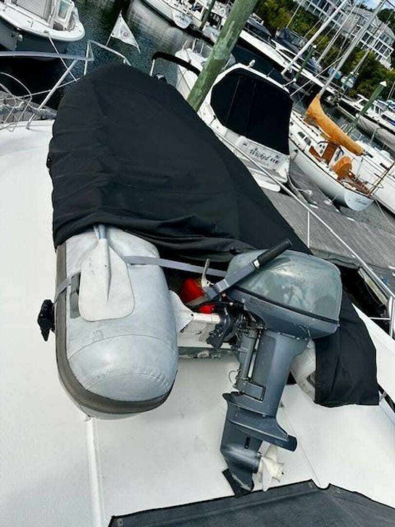 2001 Silverton 42 Convertible - Image 9