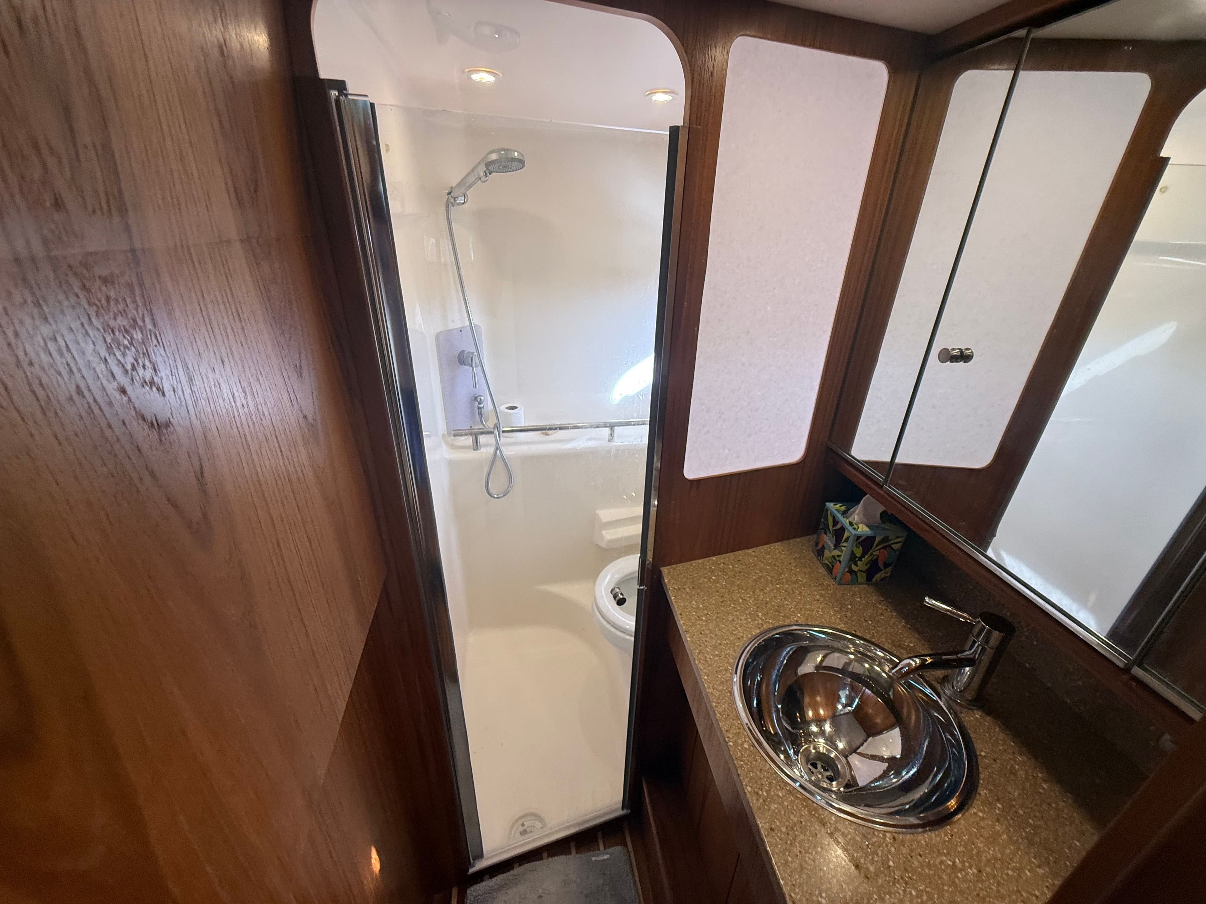 2012 TIARA YACHTS 3500 SOVRAN - Image 28