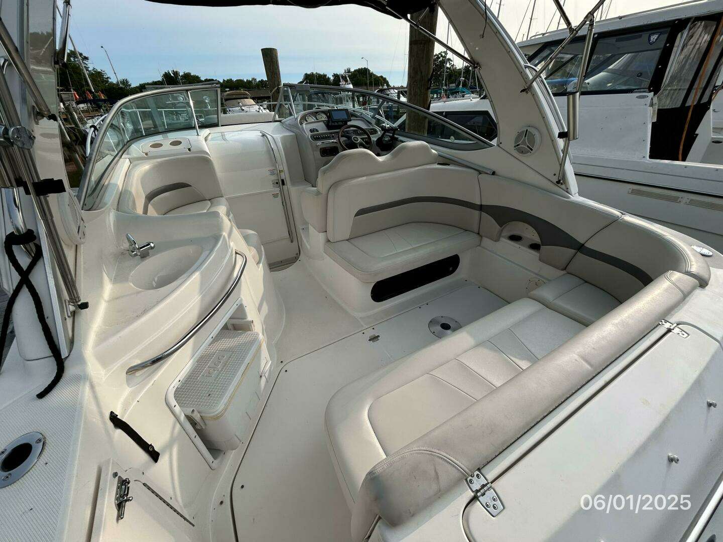 2006 Chaparral Signature 290 - Image 7