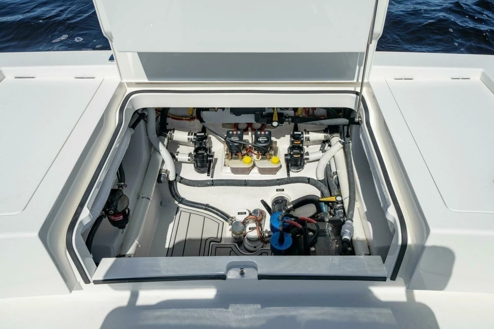 2027 Valhalla Boatworks V-28 Bay - Image 19