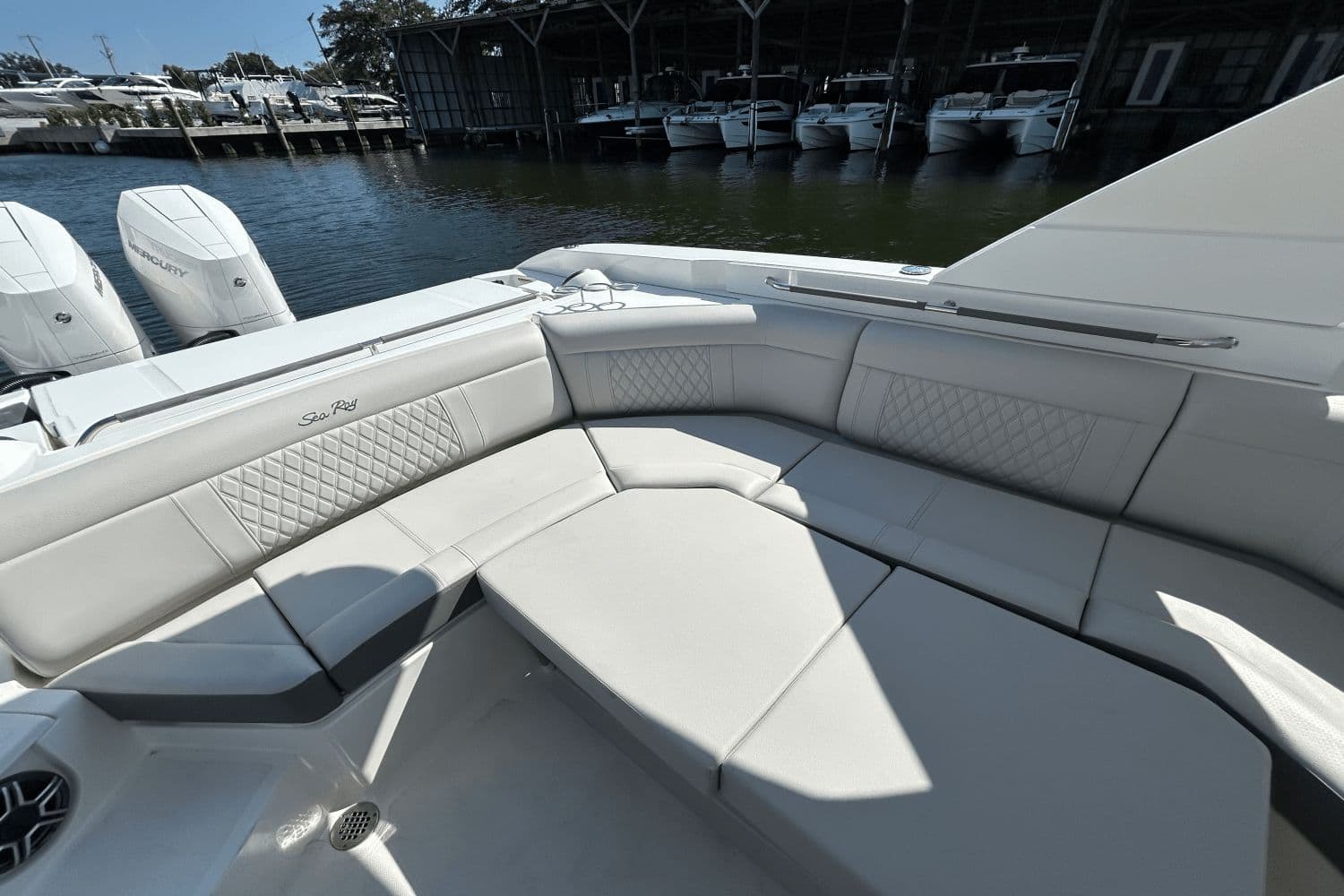 2026 Sea Ray SLX 350 Outboard - 39