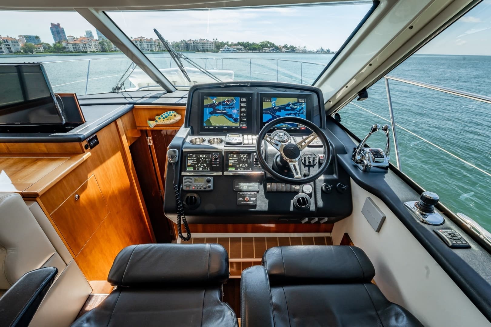 2016 Riviera 5000 Sport Yacht - Image 49
