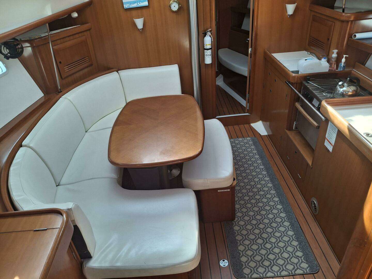 2006 Beneteau 393/403 - Image 8