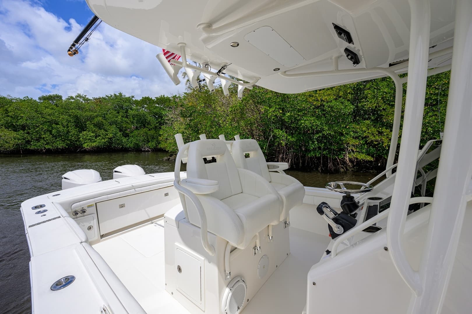 2019 Regulator Center Console - Image 30