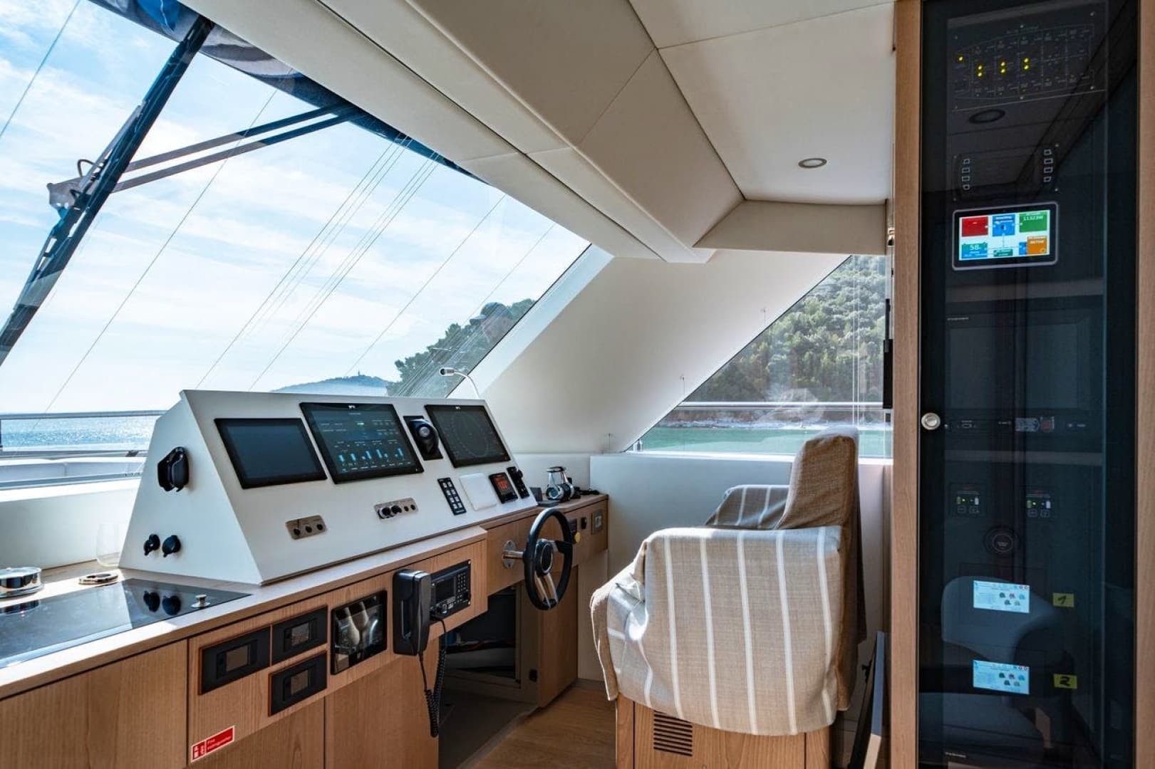 2025 SUNREEF YACHTS Sunreef 100 Power - Image 34