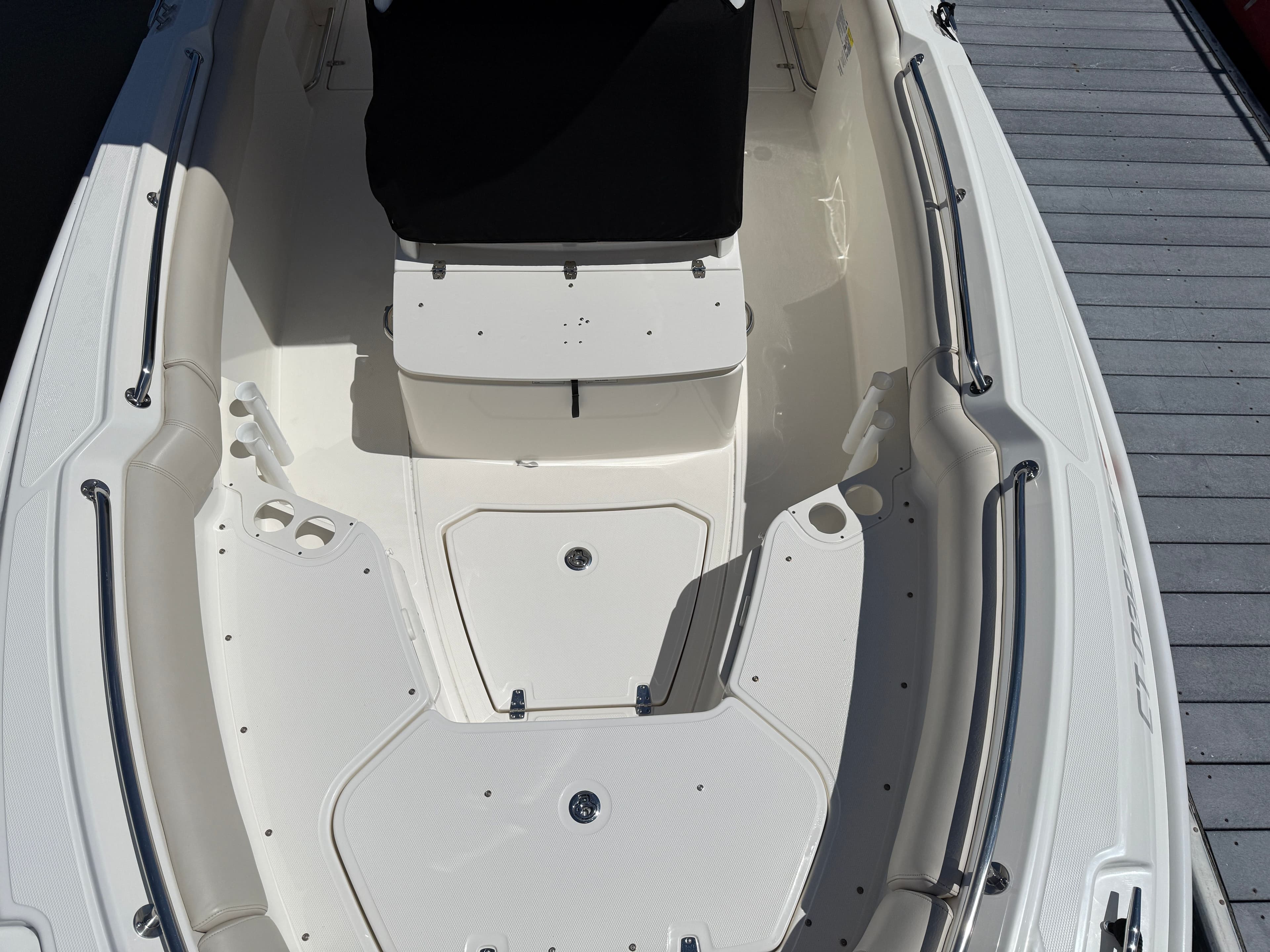 Interior view of the 2024 Boston Whaler 230 Outrage boat deck.