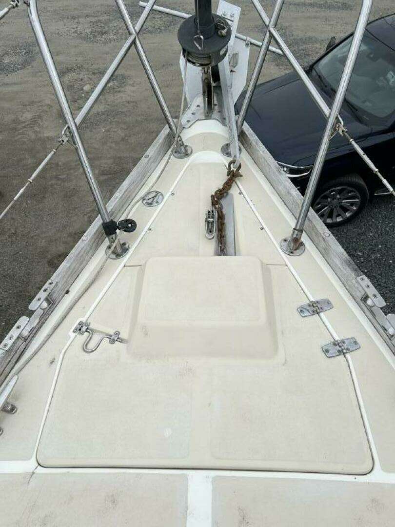 1993 Tartan 3500 - Image 13