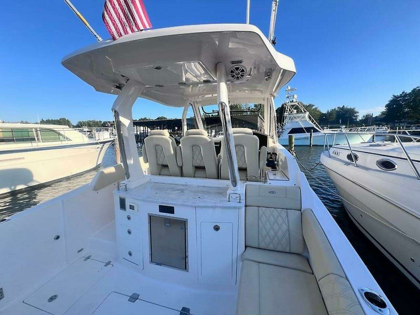 2019 Regal 33 SAV - Image 37
