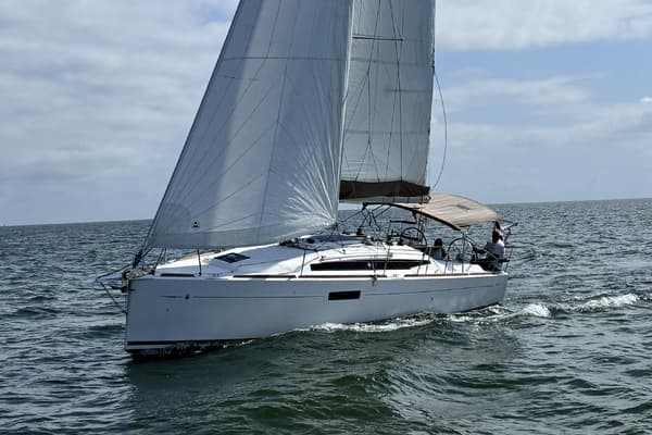 2015 Jeanneau 349