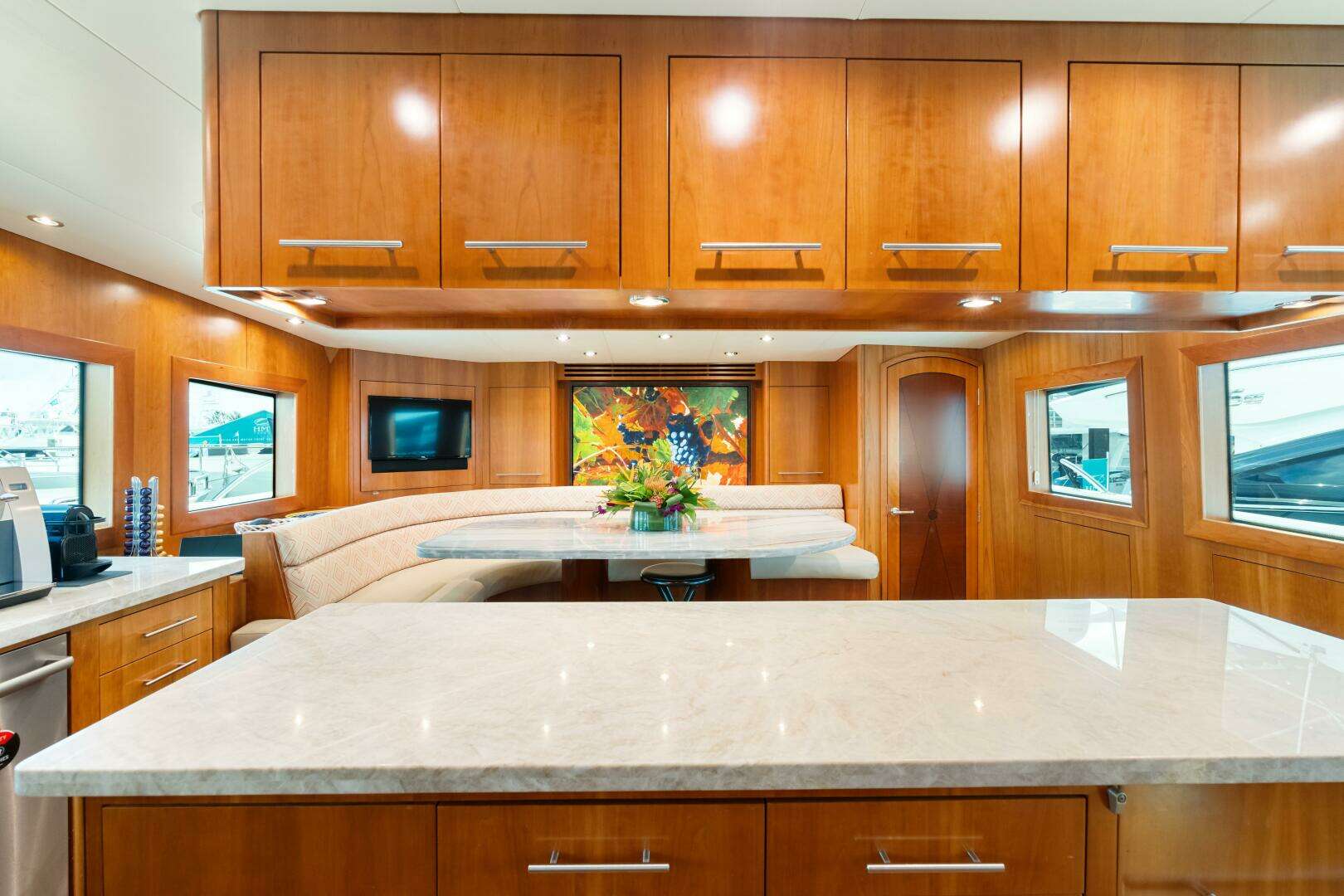 2005 Hatteras 100 Motor Yacht - Image 25