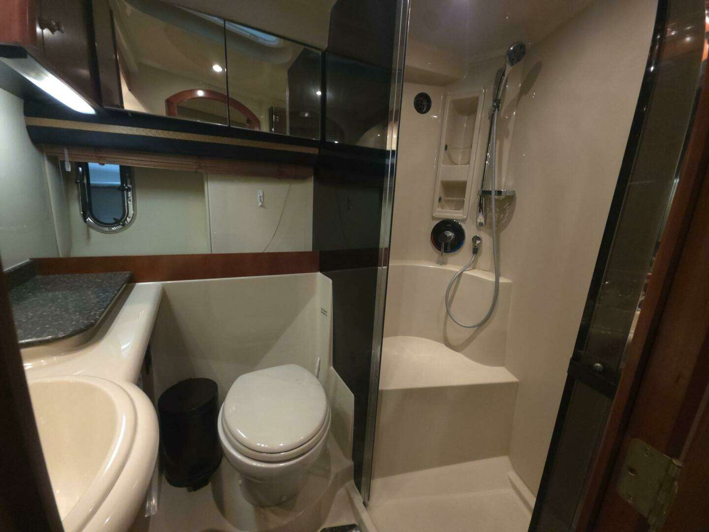 2008 Cruisers Yachts — - Image 18