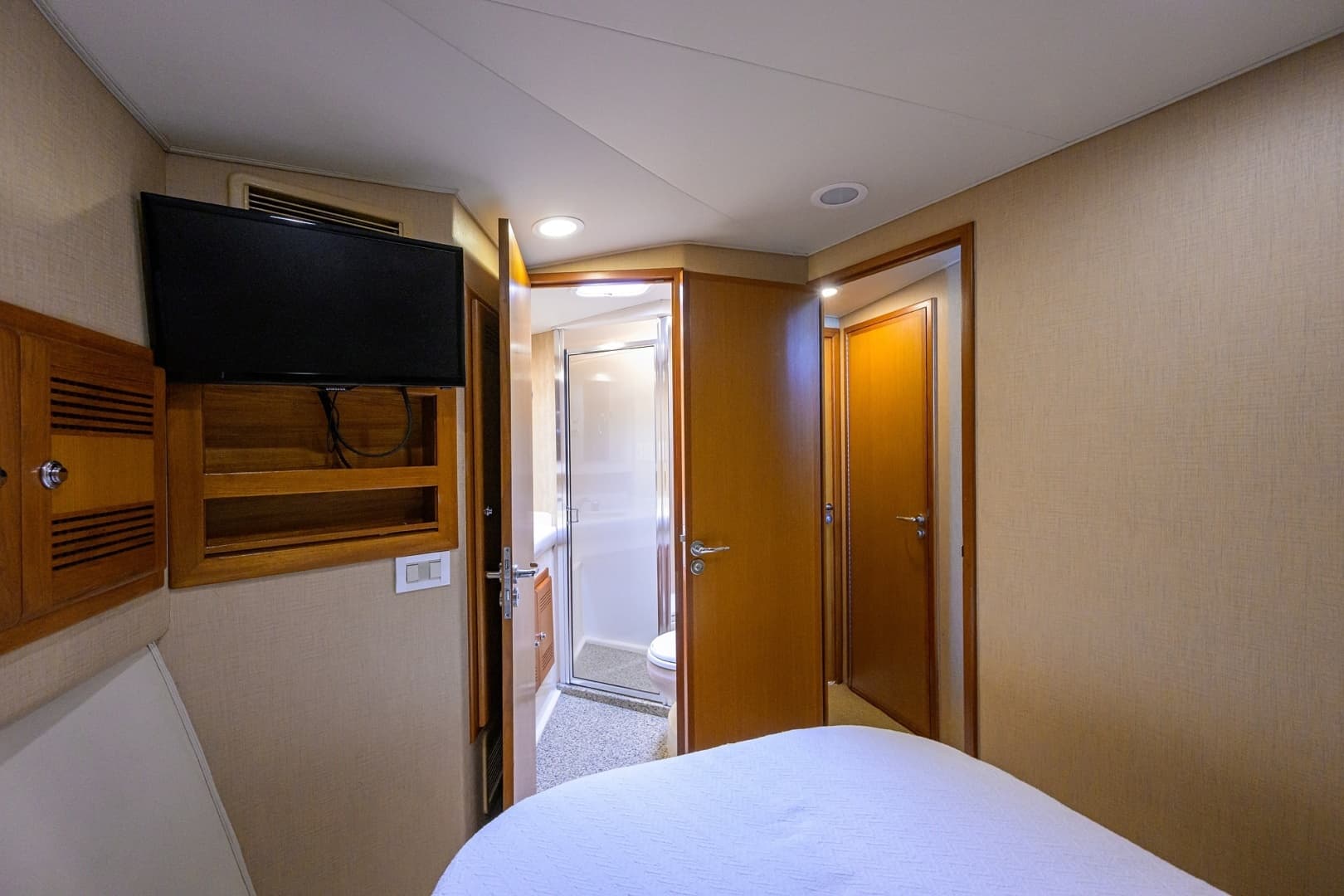 2003 Cabo 48 Flybridge - Image 13