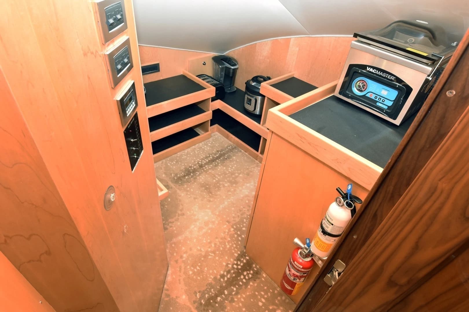 2019 Viking 80 Skybridge - Image 25